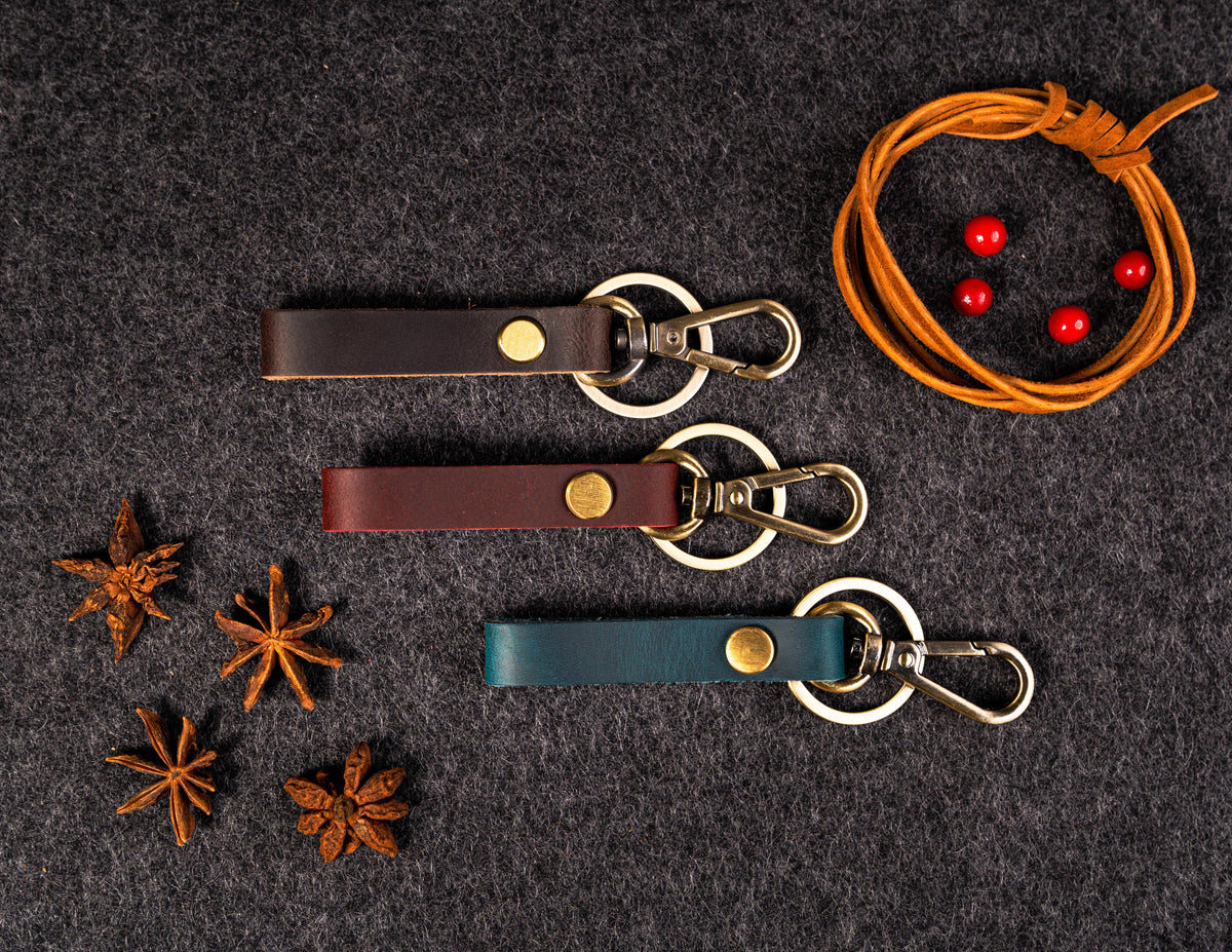 Thin Leather Keychain 5 Colors, Engraved